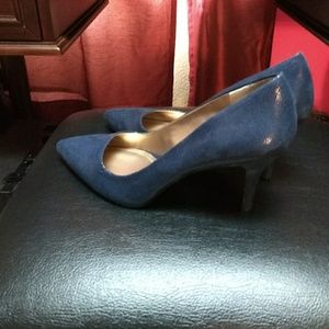 Bcbg paris navy blue heels